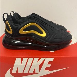 New Nike air max 720 women’s athletic shoes